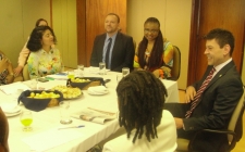 Ministros recebem representantes da m&iacute;dia negra brasileira.